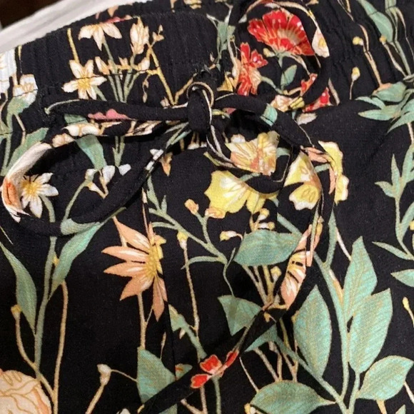 Loft Petite capris - Picture 6 of 6